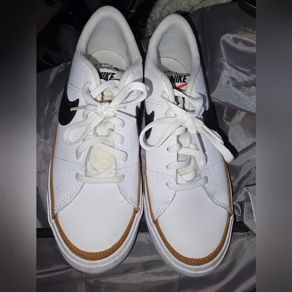 Nike Youth 101 Gymnastic shoe